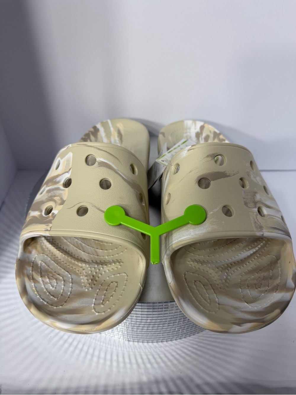 CROCS mens Beige Marble Print Slide Sandals size 14 New w tags